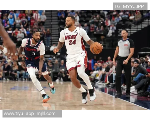 鲍威尔赞阿德巴约全面表现期待其持续保持进攻性发挥