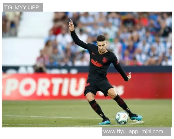 意天空报道苏莱与埃尔莫索恢复合练皮西利和利昂贝利因流感缺席训练 意天空报道苏莱与埃尔莫索恢复合练皮西利和利昂贝利因流感缺席训练