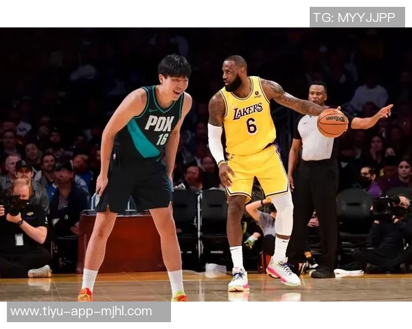 开拓者历史上共402名球员詹姆斯交手212人杨瀚森和库克成为最新成员 开拓者历史上共402名球员詹姆斯交手212人杨瀚森和库克成为最新成员